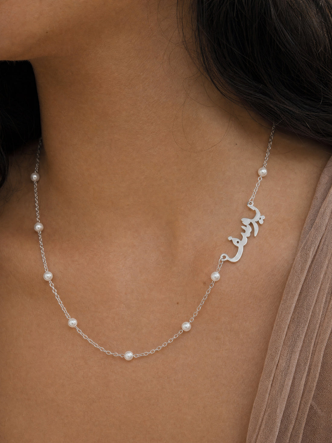 Editorial — SOLENE. Arabic Pearl Name Necklace in 925 silver — on model